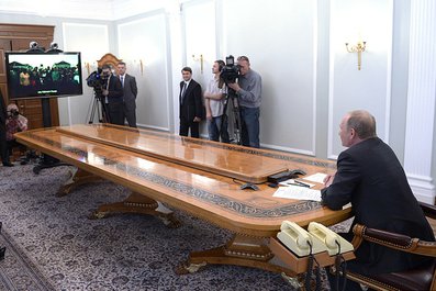 Владимир Путин поздравил строителей и ветеранов БАМа