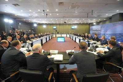 Президент РФ Владимир Путин призвал улучшить качество строительства автодорог 