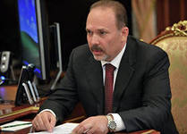 Министр строительства и жилищно-коммунального хозяйства РФ Михаил Мень предложил объединить усилия Минстроя и Минэнерго для строительства энергоэффективного жилья эконом-класса.