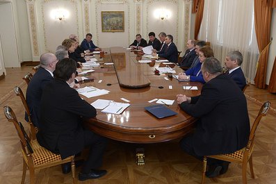 Владимир Путин: Неурегулированность земельных отношений тормозит решение жилищной проблемы