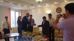 Награждение ветеранов строительной отрасли.