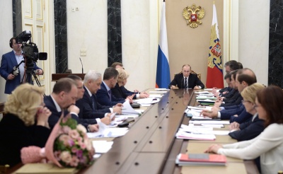 Михаил Мень доложил Владимиру Путину о расселении из аварийного жилья